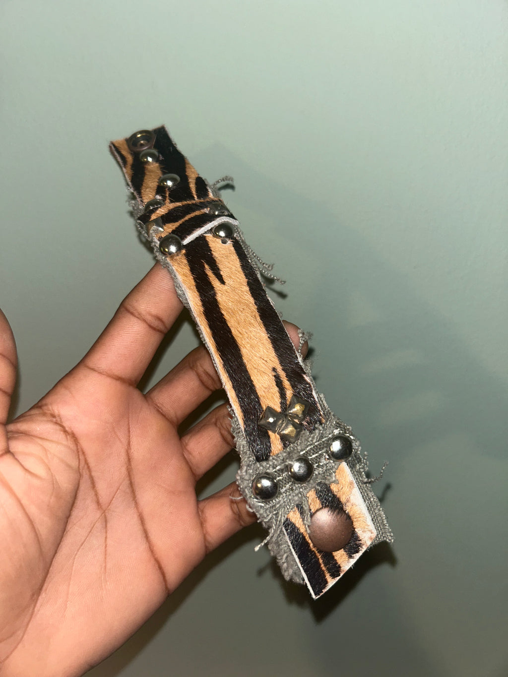 Leather zebra bracelet