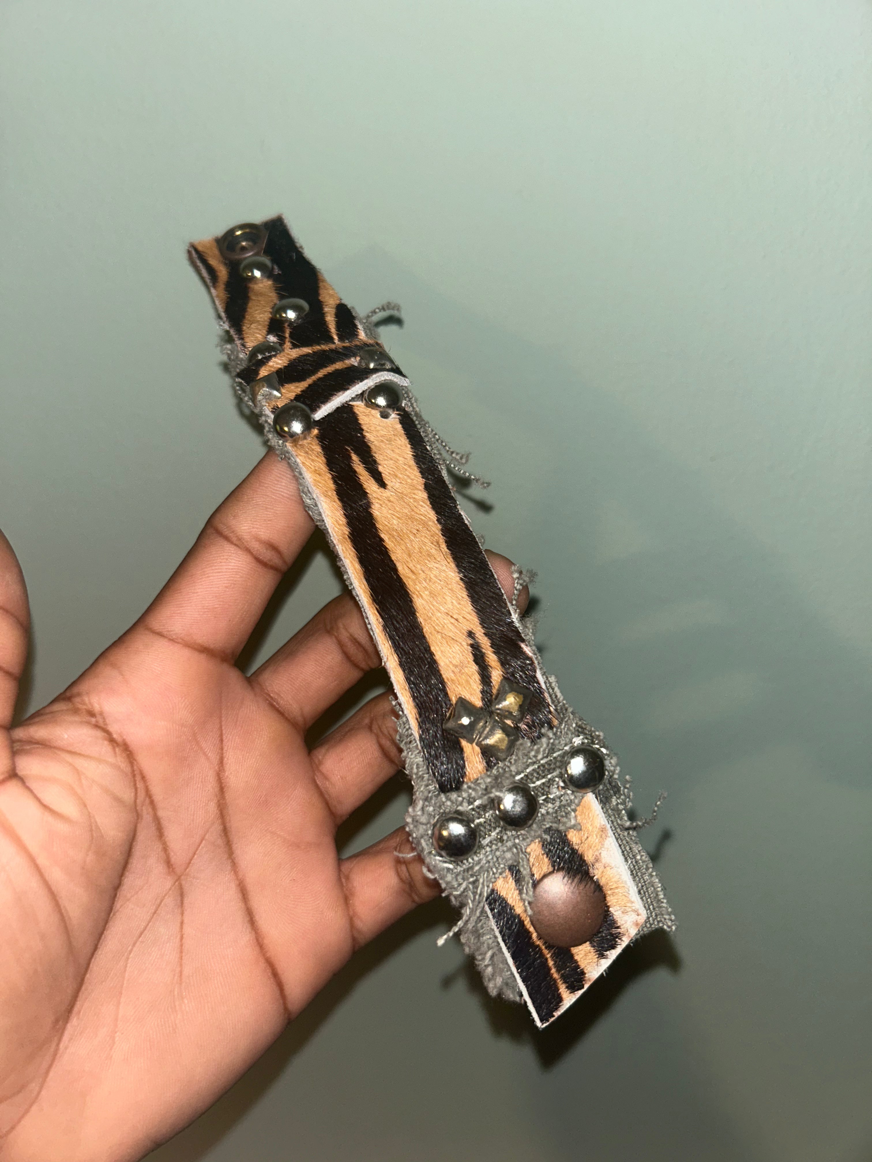 Leather zebra bracelet