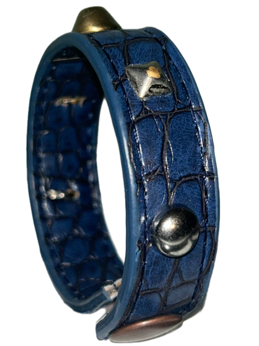 Buttons and studs bracelet