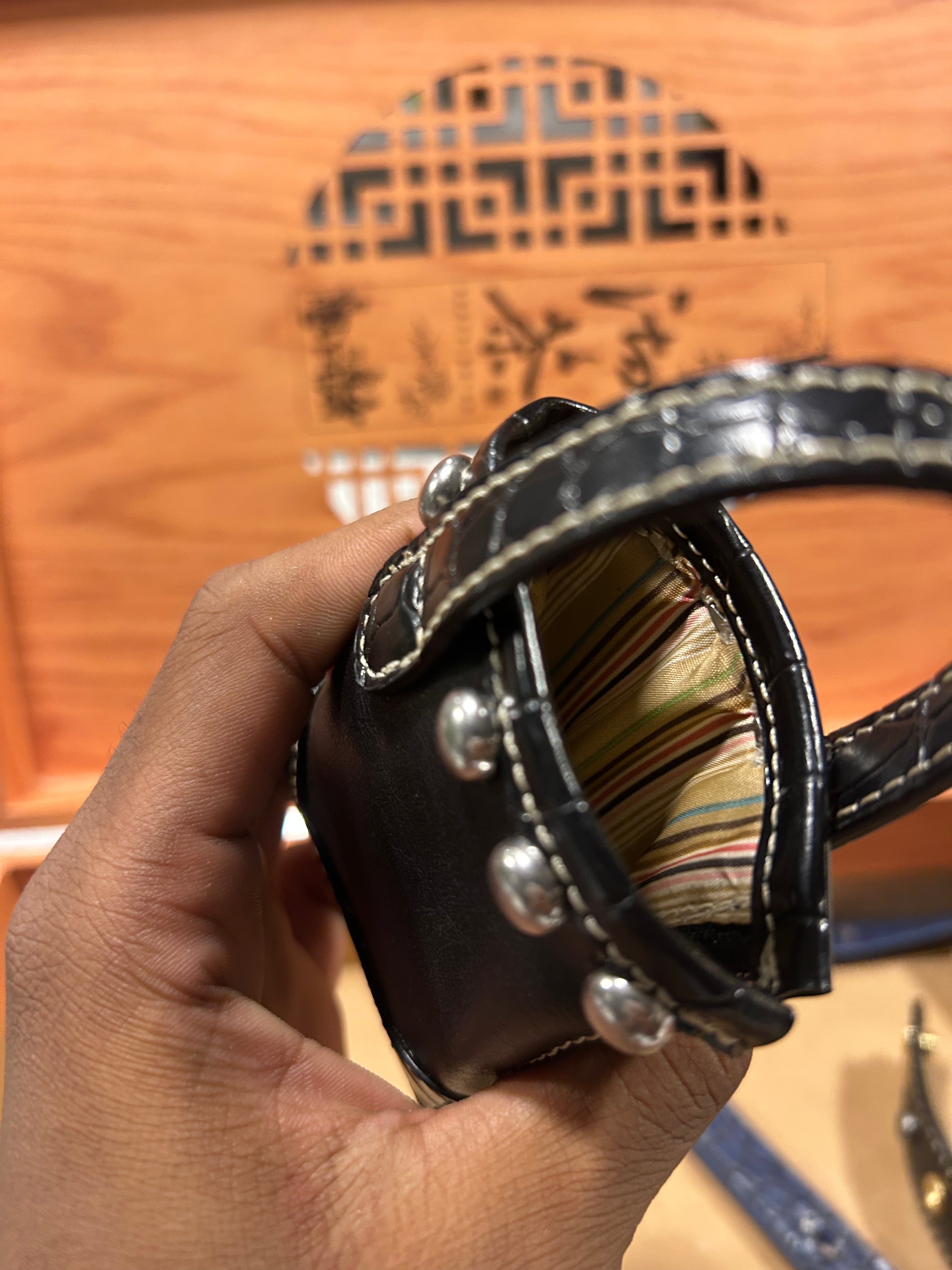 Belt loop pouch